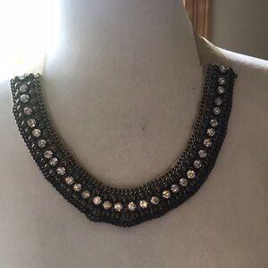 Fabric backed rhinestone necklace in EUC 🍀